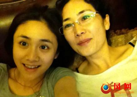 曝长沙<em>妹子</em>刘芸与<em>母亲</em>合照 母女胜似姐妹花/图