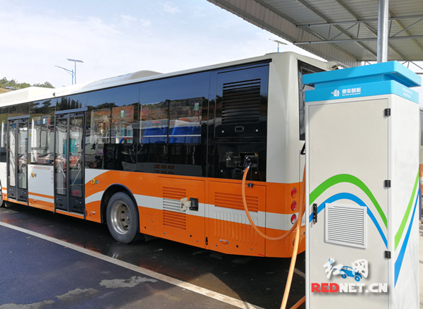 永州首批新能源汽车充电桩验收 可供百辆公交