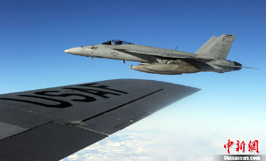 飞机加油在哪个位置 6cf04987a15b0e6bd26d3d.jpg