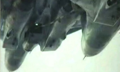 歼15挂载加油吊舱 5分钟加满油速度或为世界最