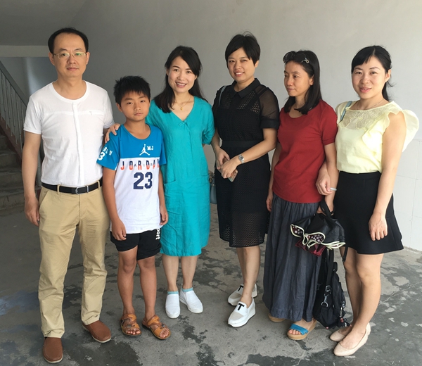 开学了,市一医院慰问贫困学子